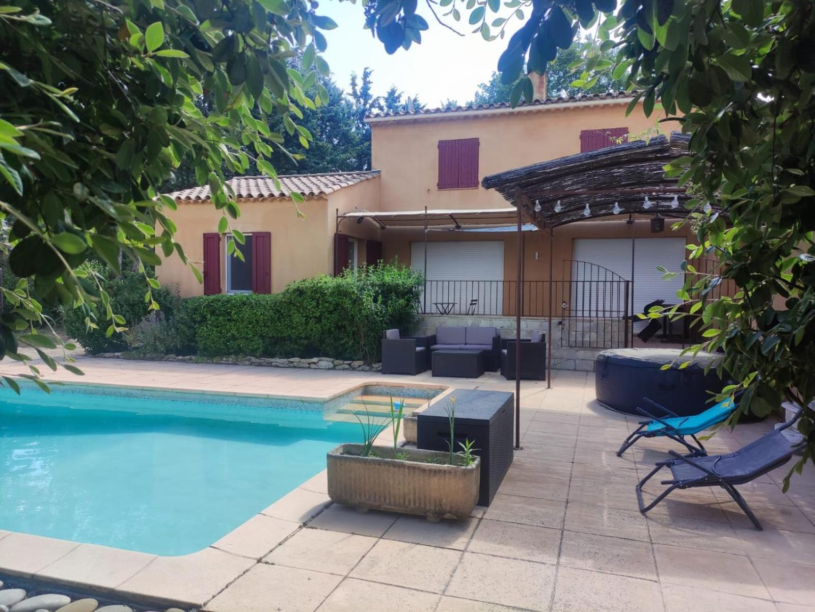 Studio 25M2 Avec Piscine Et Spa, Proche Iter Et Cadarache Apartment Valensole Exterior photo